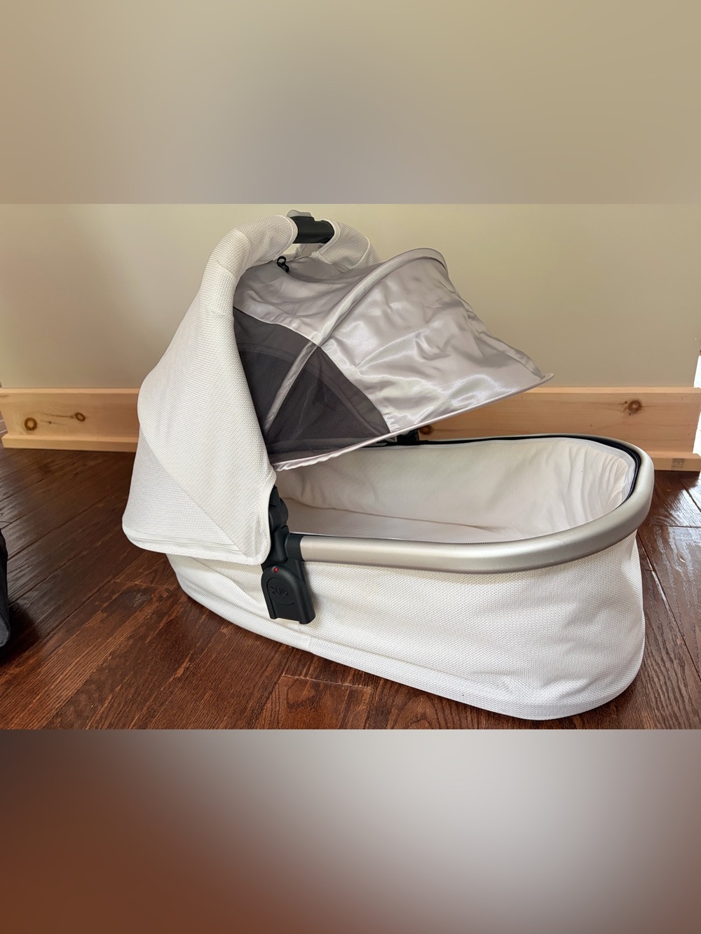 Uppababy V1 Bassinet w/ Cover